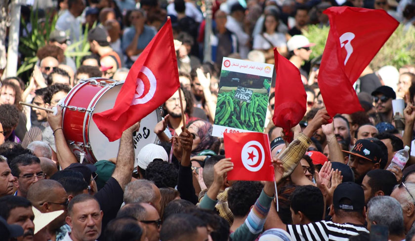 Manifestation à Tunis : Un front uni contre la crise